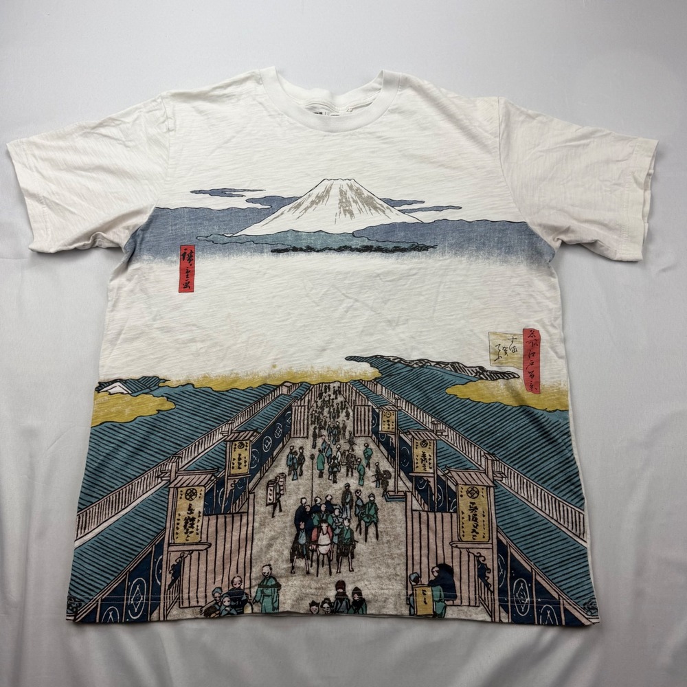 Uniqlo UT MFA Boston T-Shirt Mens XL White Mount Fuji Ukiyo-e Art‎ 341-467157